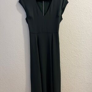 Aritzia Babaton Hampton Emerald Green V-Neck Midi Dress (US 6)